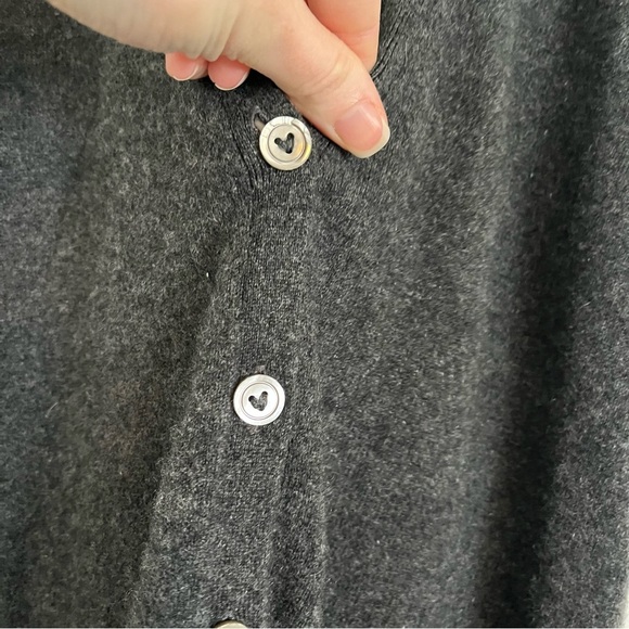 VINCE x A PEA IN THE POD 100% Cashmere Maternity Sweater Vest - Picture 6 of 10